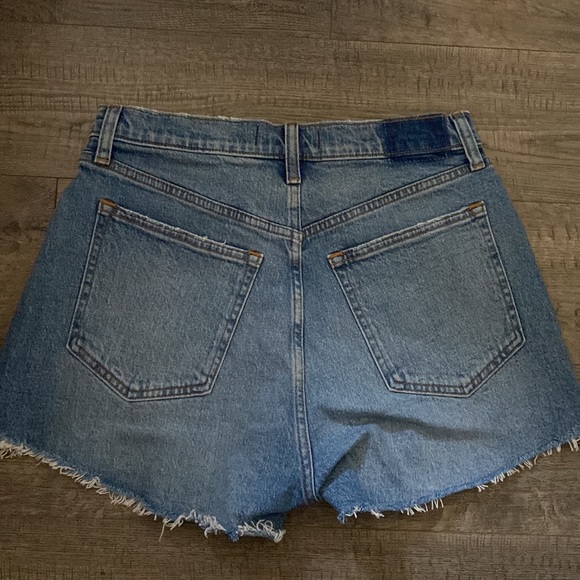 High rise mom shorts - Picture 2 of 3